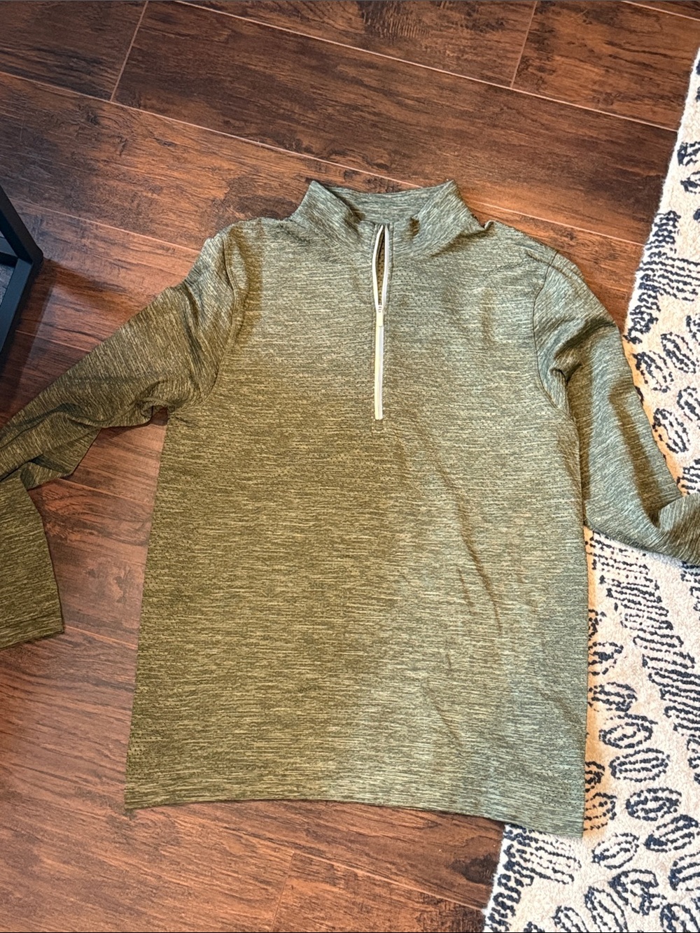 lululemon athletica Men's Olive Green Half-Zip Pullover